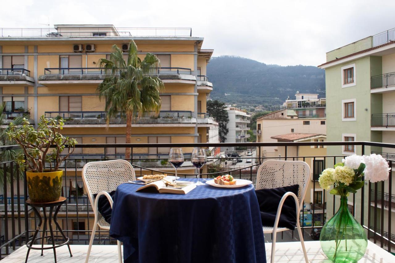 Casa Derosa In Sorrento Centro Apartamento Exterior foto