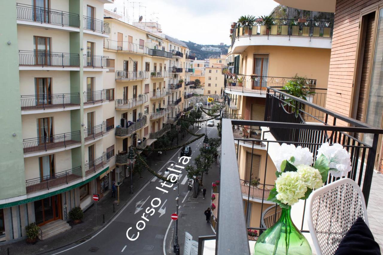Casa Derosa In Sorrento Centro Apartamento Exterior foto
